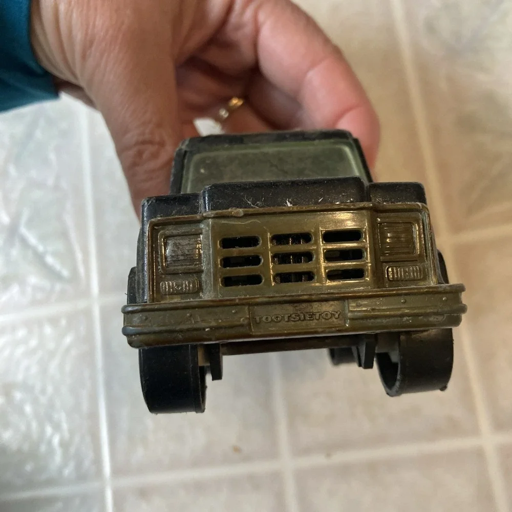 VINTAGE Metal TOY TRUCK STROMBECKER‎ Black FORD PICK-UP Made In USA